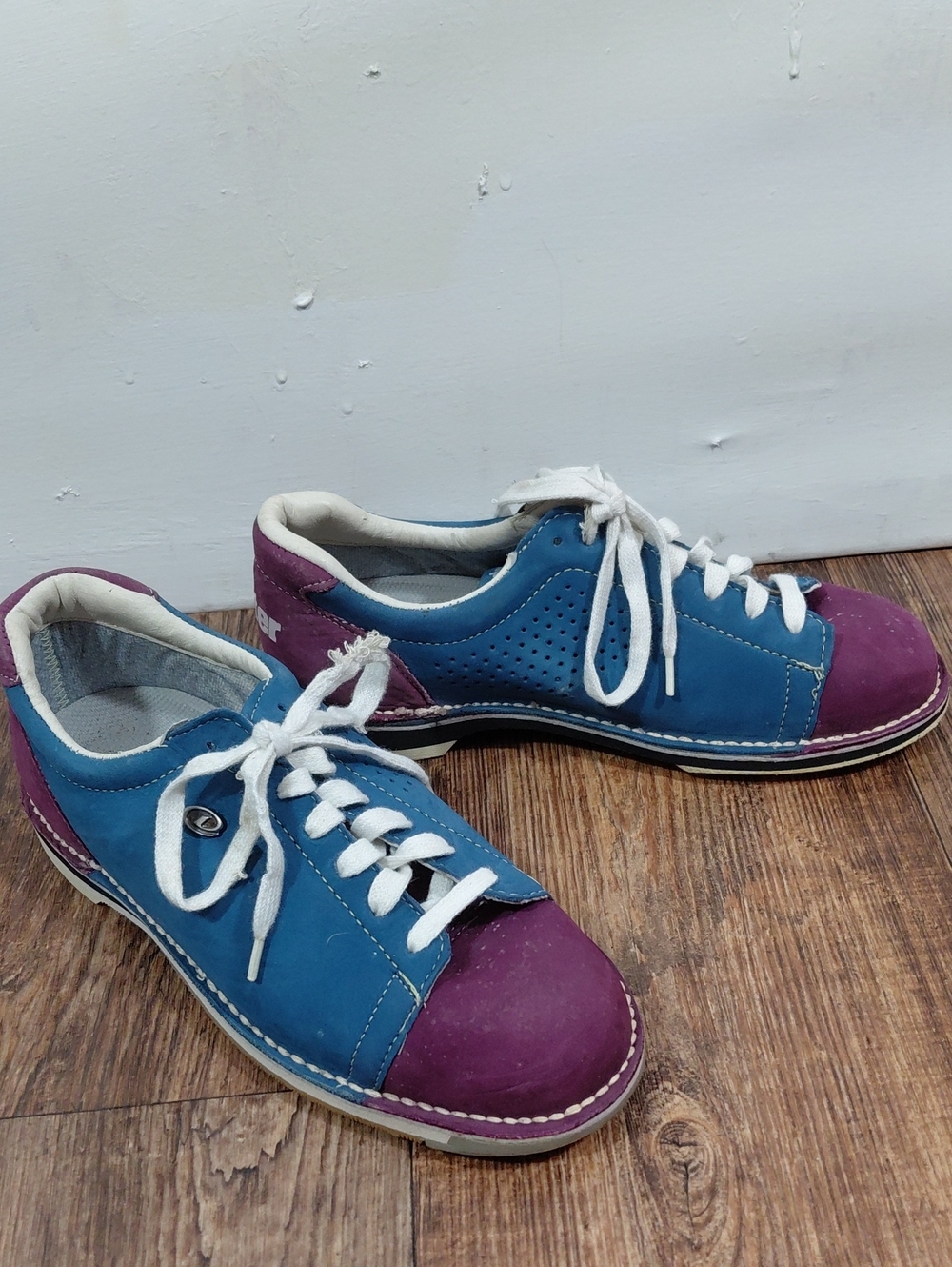 Dexter Two-Tone Blue Purple Men’s Lace-Up Bowling Shoes w/different soles Sz 8.5